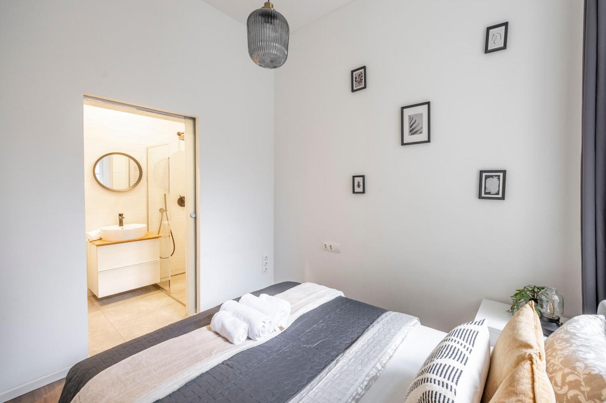 Charming & Cozy Central 1Bedrm Suites 부다페스트 외부 사진